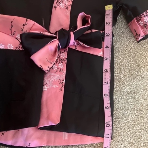 Kids Satin Kimono Robe Asian Embroidered Dragon Pink Size SS - Picture 10 of 10